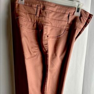 Refuge Women's Skinny Jeans in Soft Mauve
